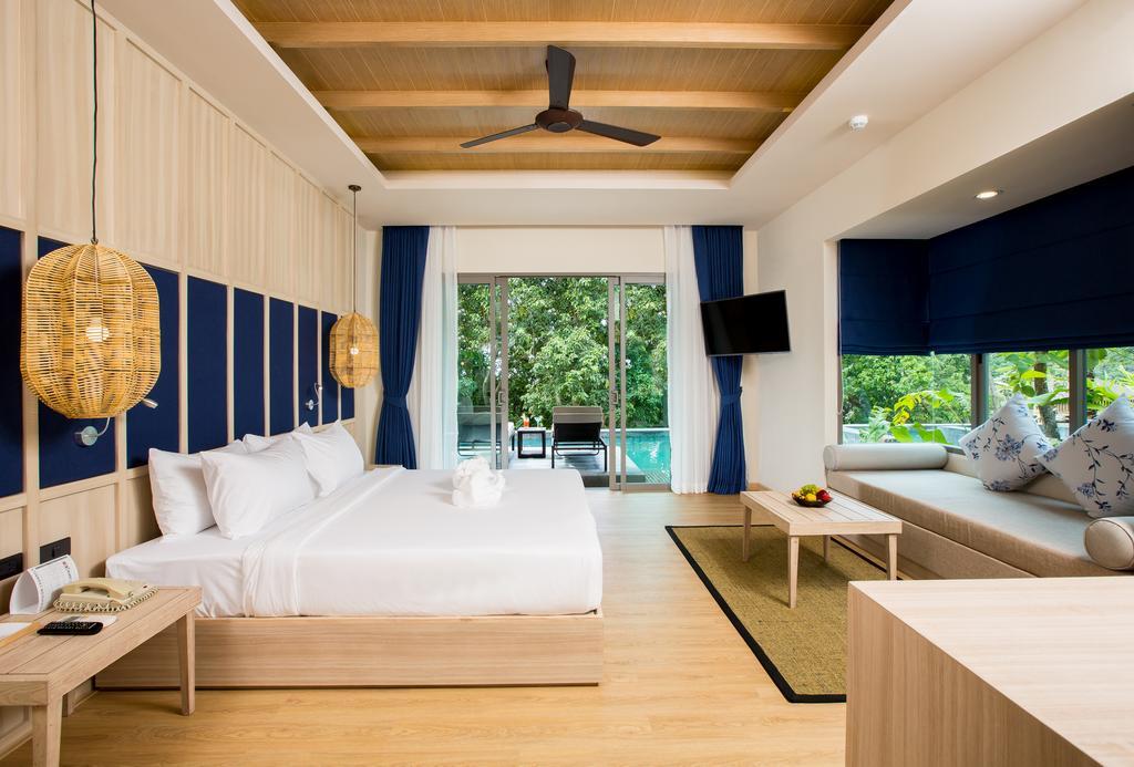 Deluxe Double or Twin Room Pool Access