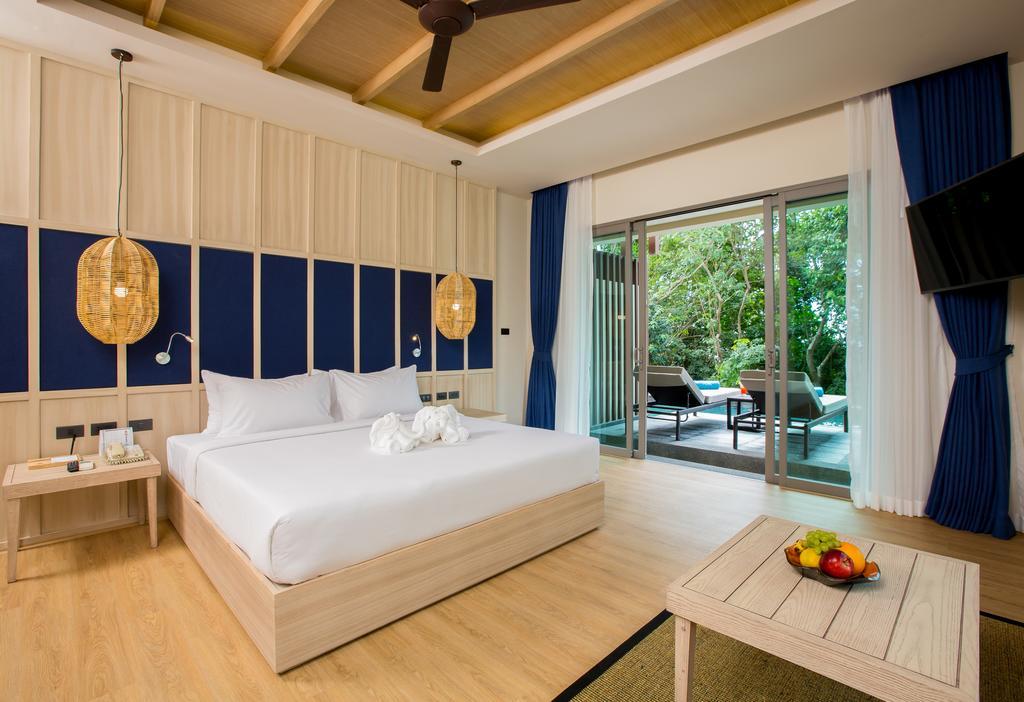 Deluxe Double or Twin Room Pool Access