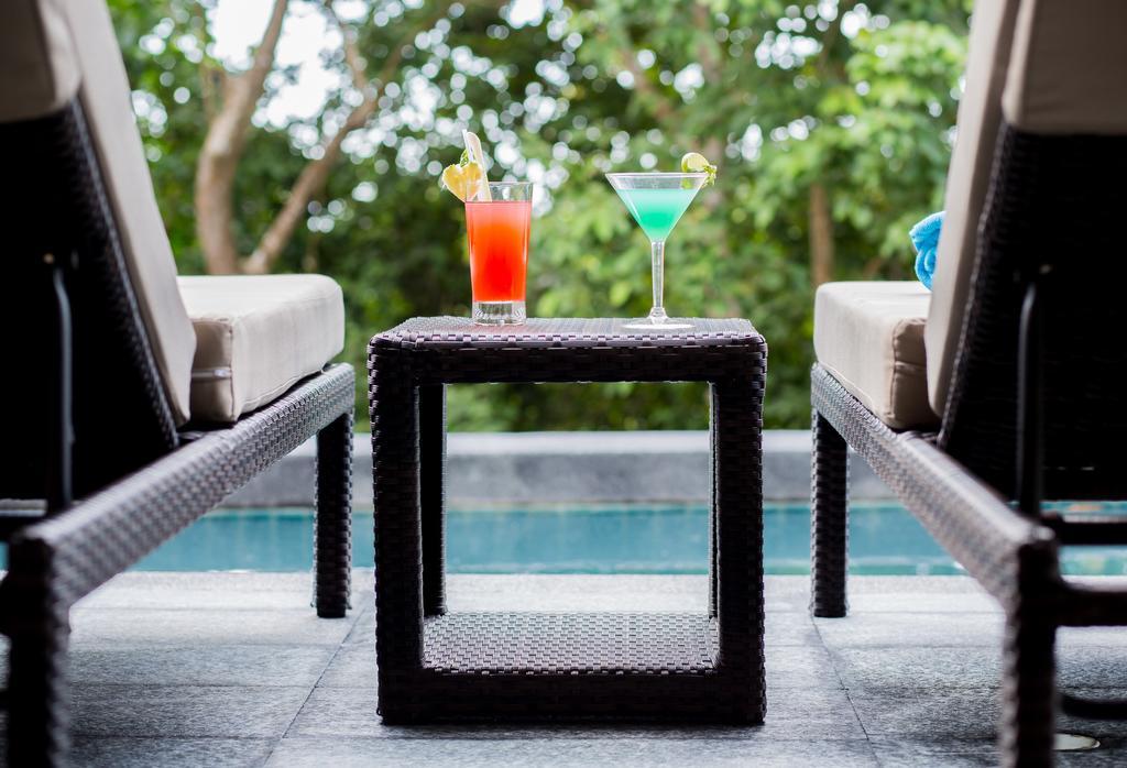Deluxe Double or Twin Room Pool Access