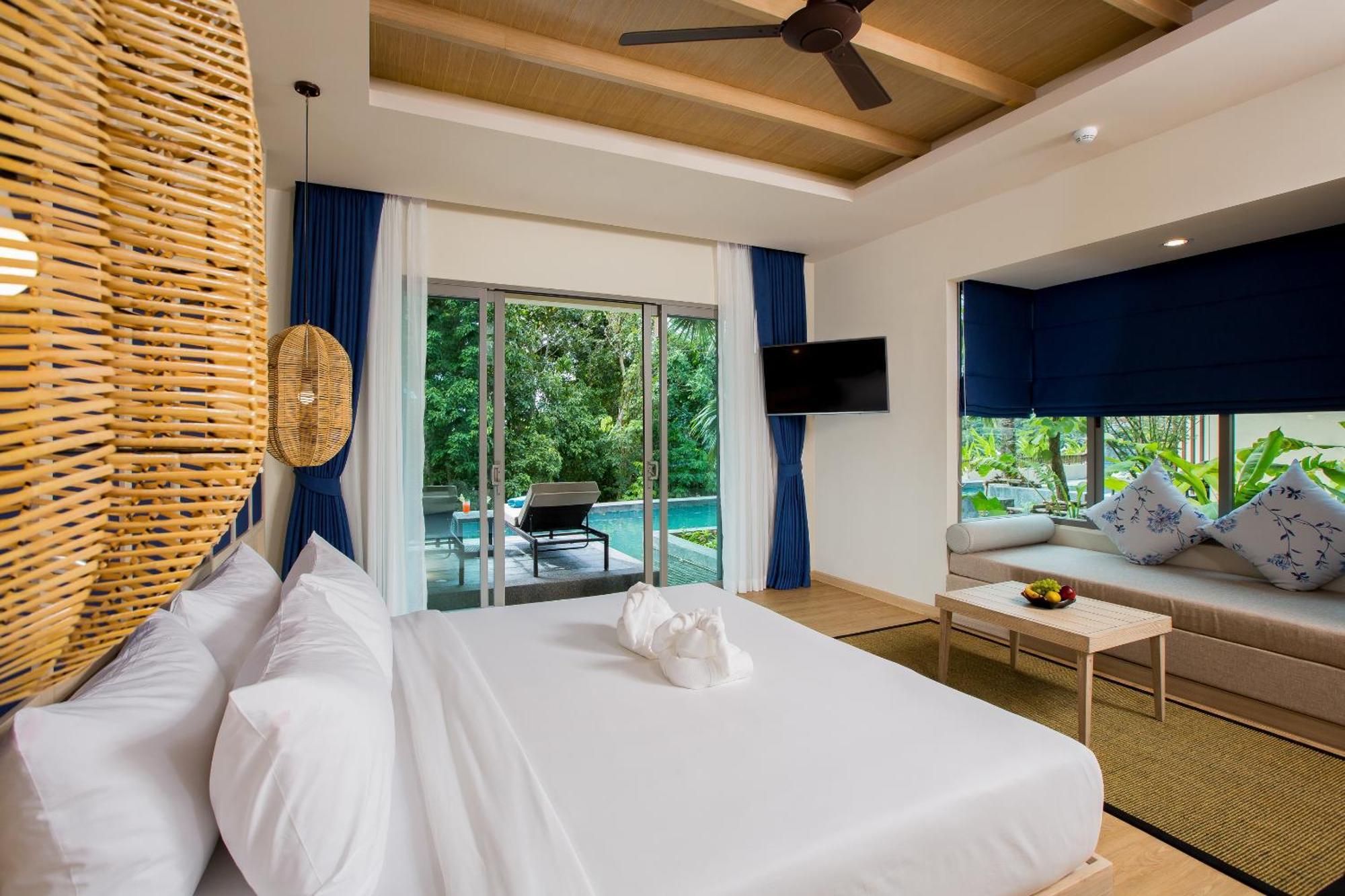 Deluxe Double or Twin Room Pool Access